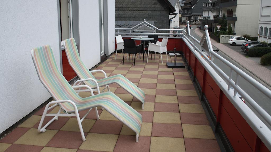 Hotel Garni Elegant Вилинген Екстериор снимка