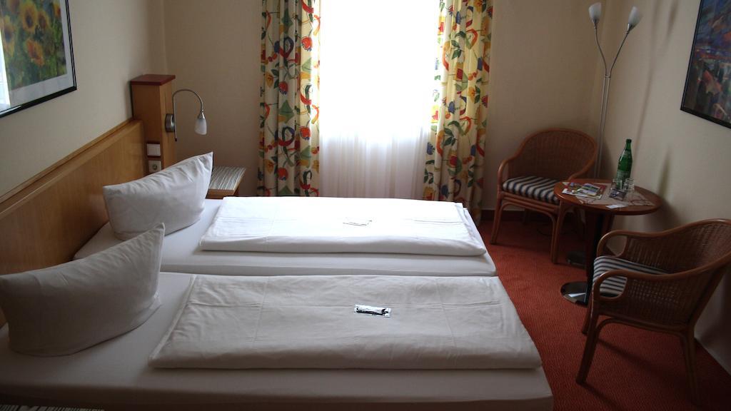 Hotel Garni Elegant Вилинген Екстериор снимка