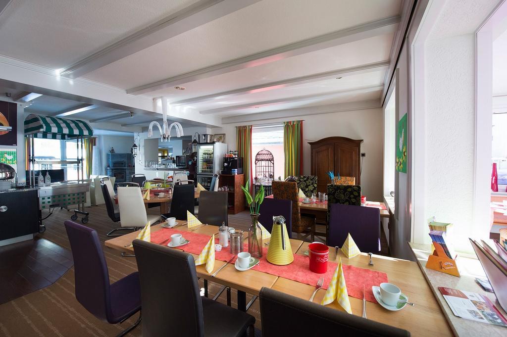 Hotel Garni Elegant Вилинген Екстериор снимка