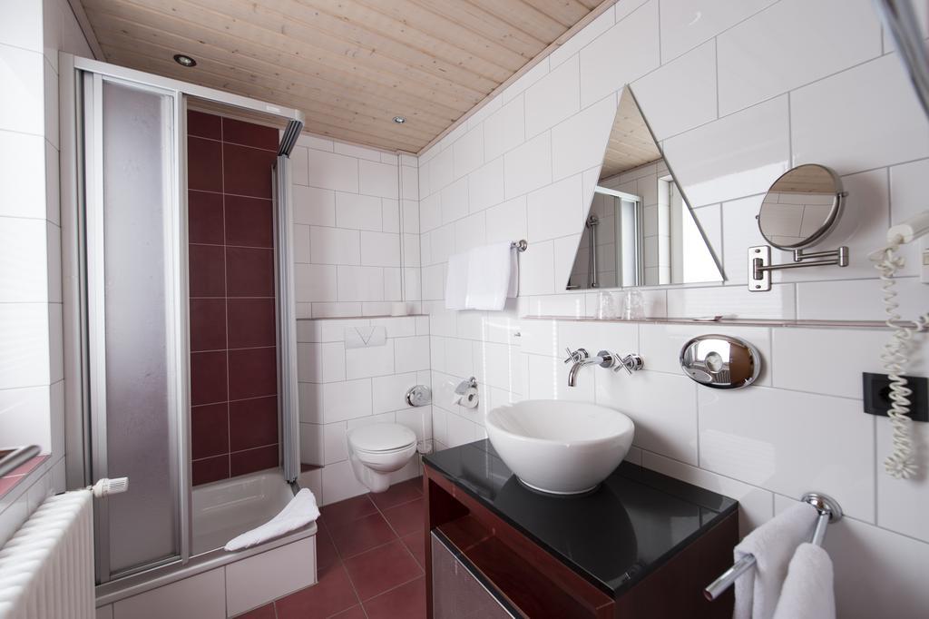 Hotel Garni Elegant Вилинген Екстериор снимка